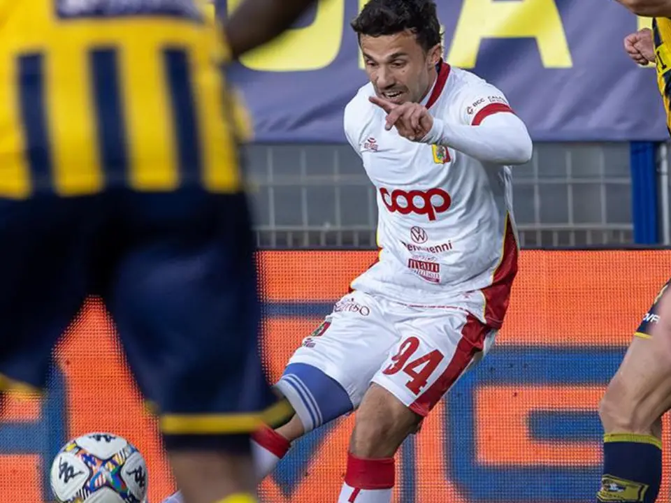 Serie B, il Catanzaro (questa volta) beffa la Juve Stabia nel finale: a Mosti risponde Di Francesco per il definitivo 1-1