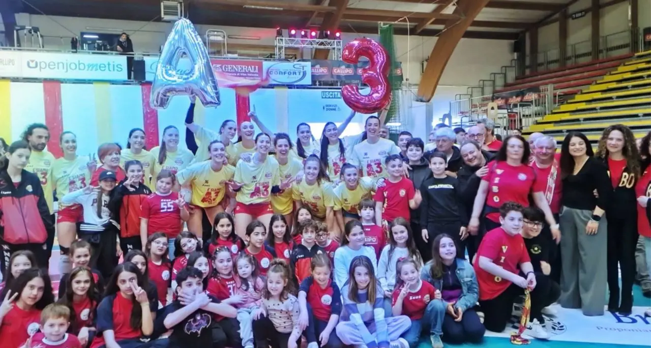 Tonno Callipo femminile, è qui la festa: promozione in Serie A3, la terza di fila: «Un orgoglio per Vibo e la Calabria intera»\n