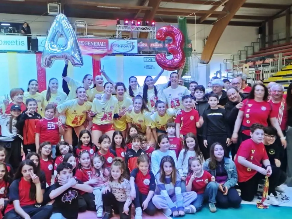 Tonno Callipo femminile, è qui la festa: promozione in Serie A3, la terza di fila: «Un orgoglio per Vibo e la Calabria intera»