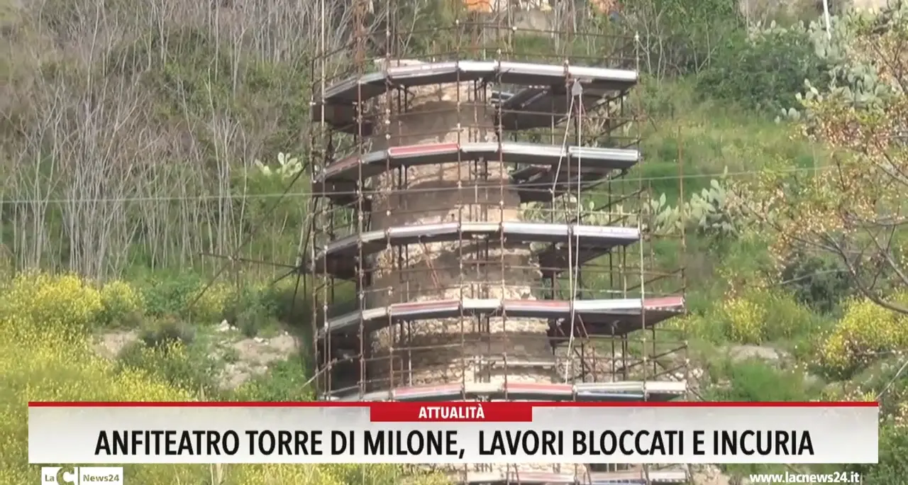 Anfiteatro Torre di Milone, lavori bloccati e incuria