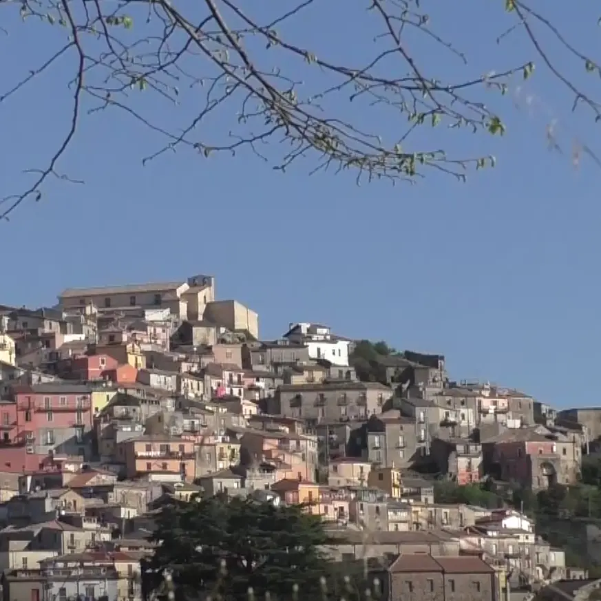 <p>“Case a 1 euro”: così la Calabria prova a resistere allo spopolamento: l'esempio di Tiriolo</p>