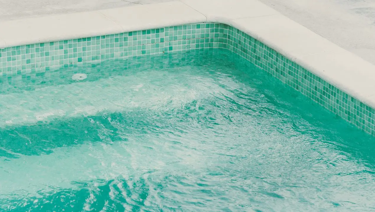 Bimbo morto nella piscina delle terme a Latina, aperta un’inchiesta per omicidio colposo\n