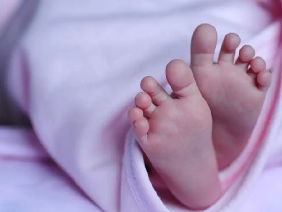 Incidente mortale sulla 107, si aggrava il bilancio: non ce l’ha fatta la bimba nata dopo il cesareo d’urgenza