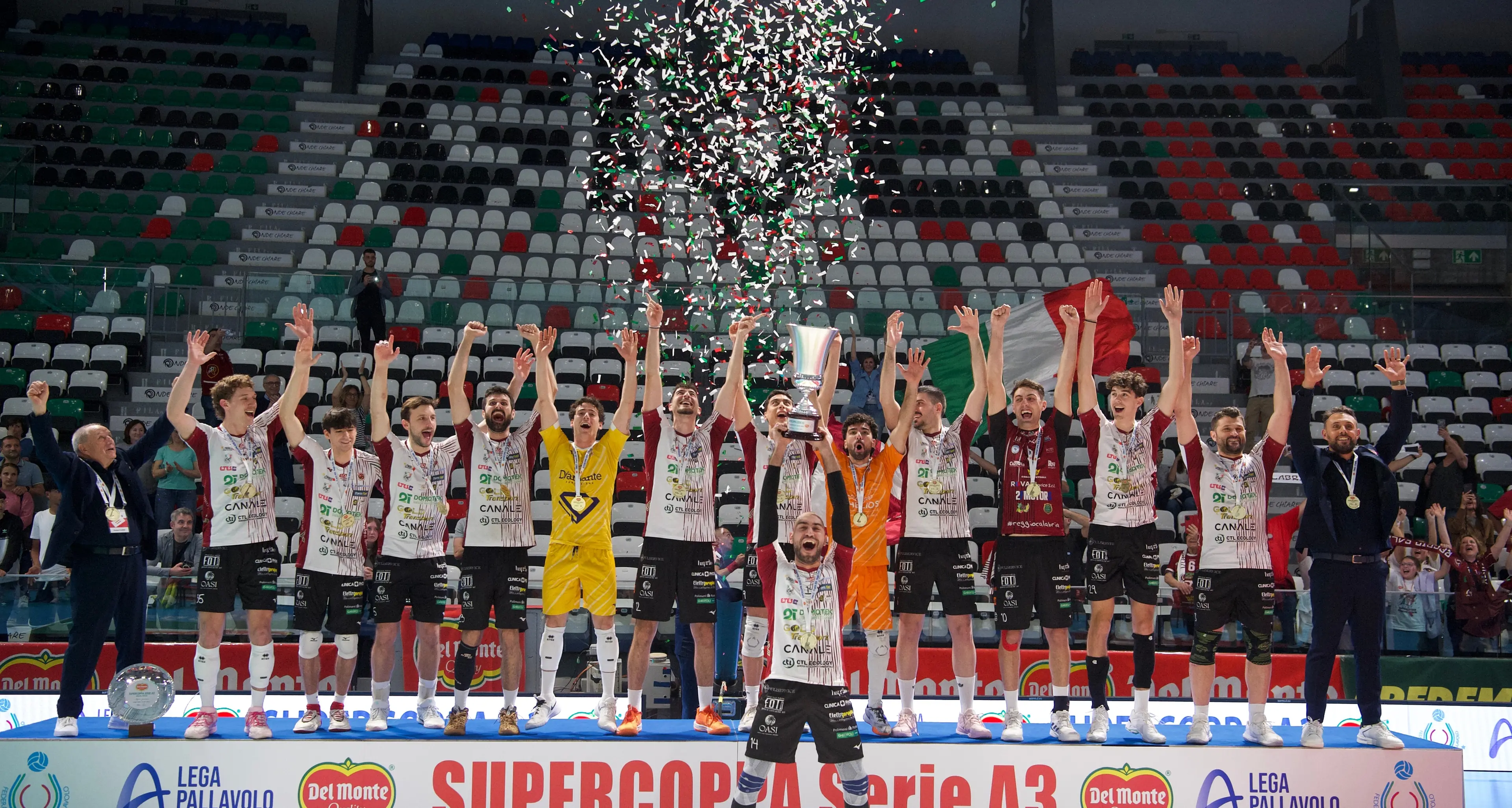 Continua la favola della Domotek Reggio Calabria che dopo la Coppa Italia porta a casa anche la Supercoppa\n