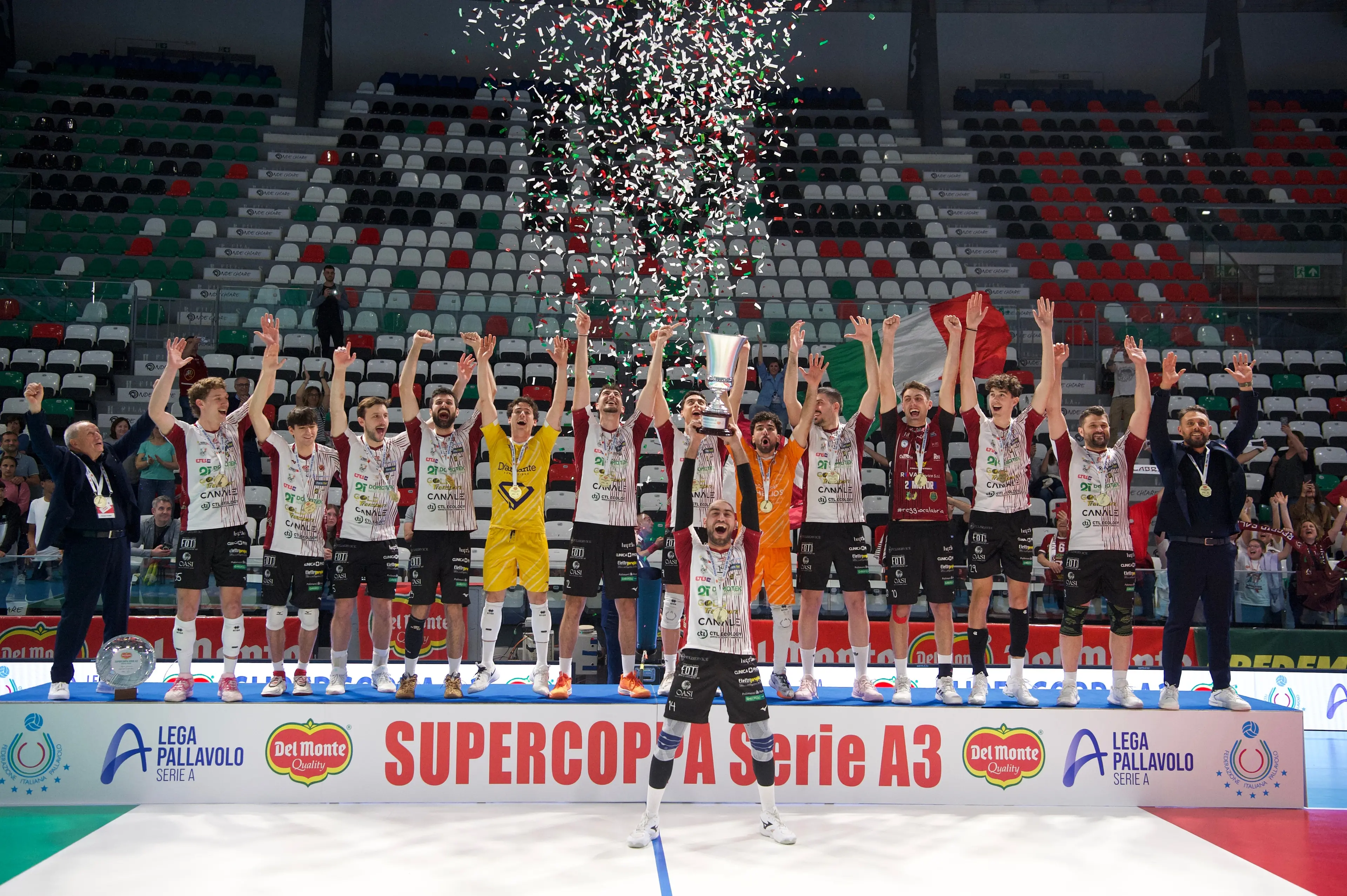 Continua la favola della Domotek Reggio Calabria che dopo la Coppa Italia porta a casa anche la Supercoppa\n