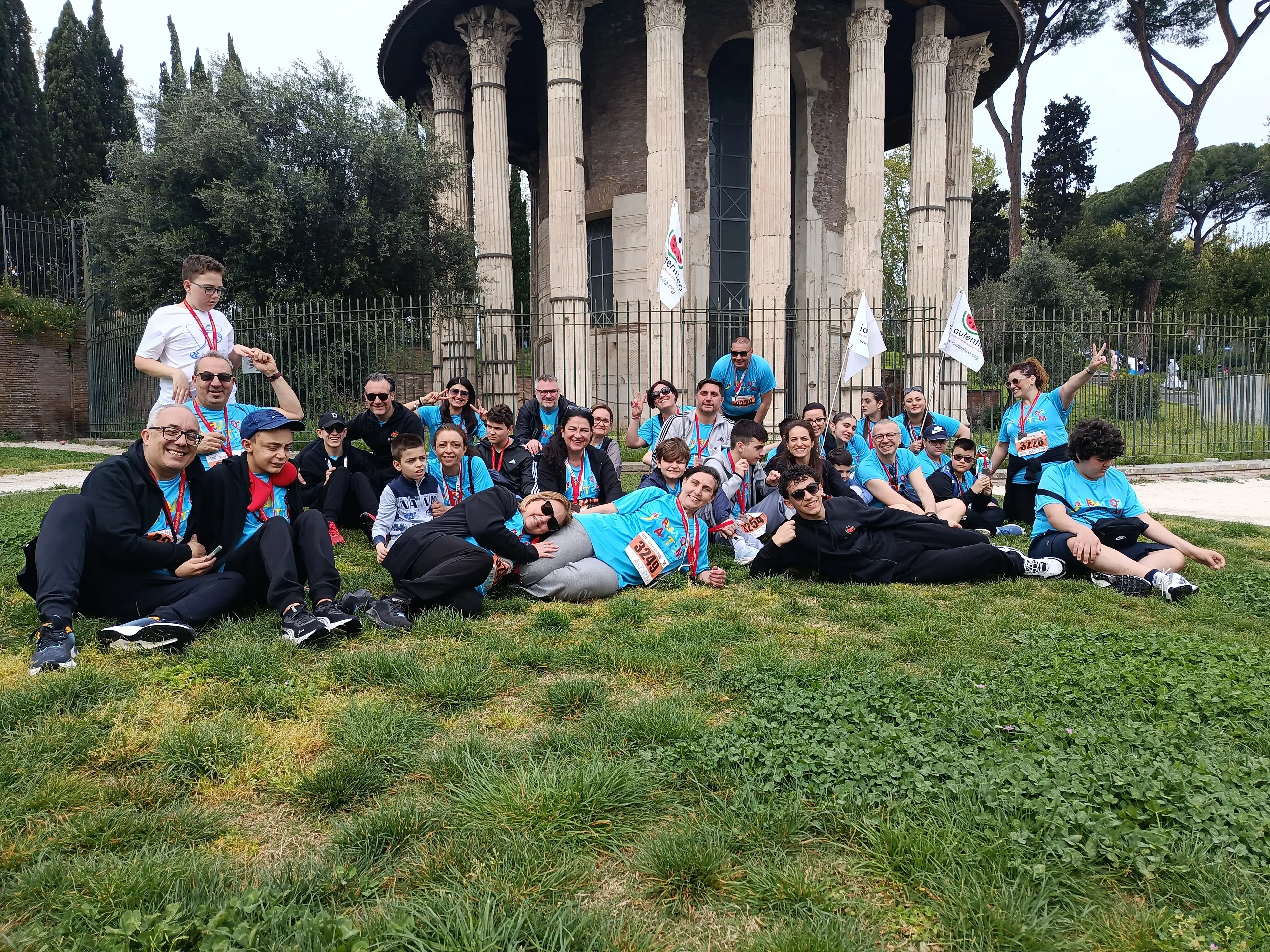 Storia di una giornata di ordinaria felicità, le famiglie vibonesi di ragazzi autistici si raccontano: «Autonomia, coraggio e amore»\n