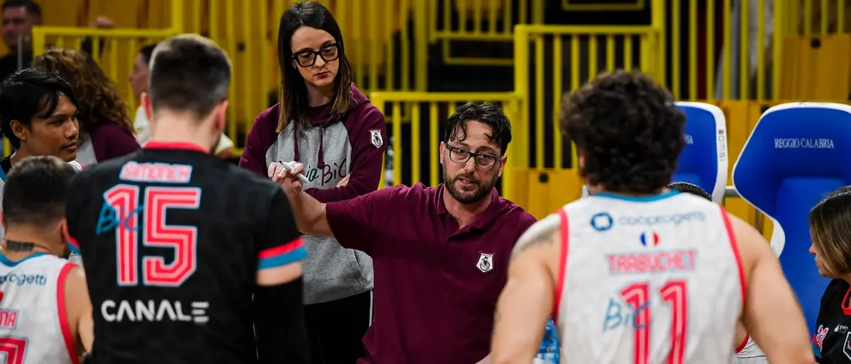 Reggio Bic, orgoglio e rammarico: contro Cantù sfuma tutto nel finale. Ora testa all'Eurocup 2\n