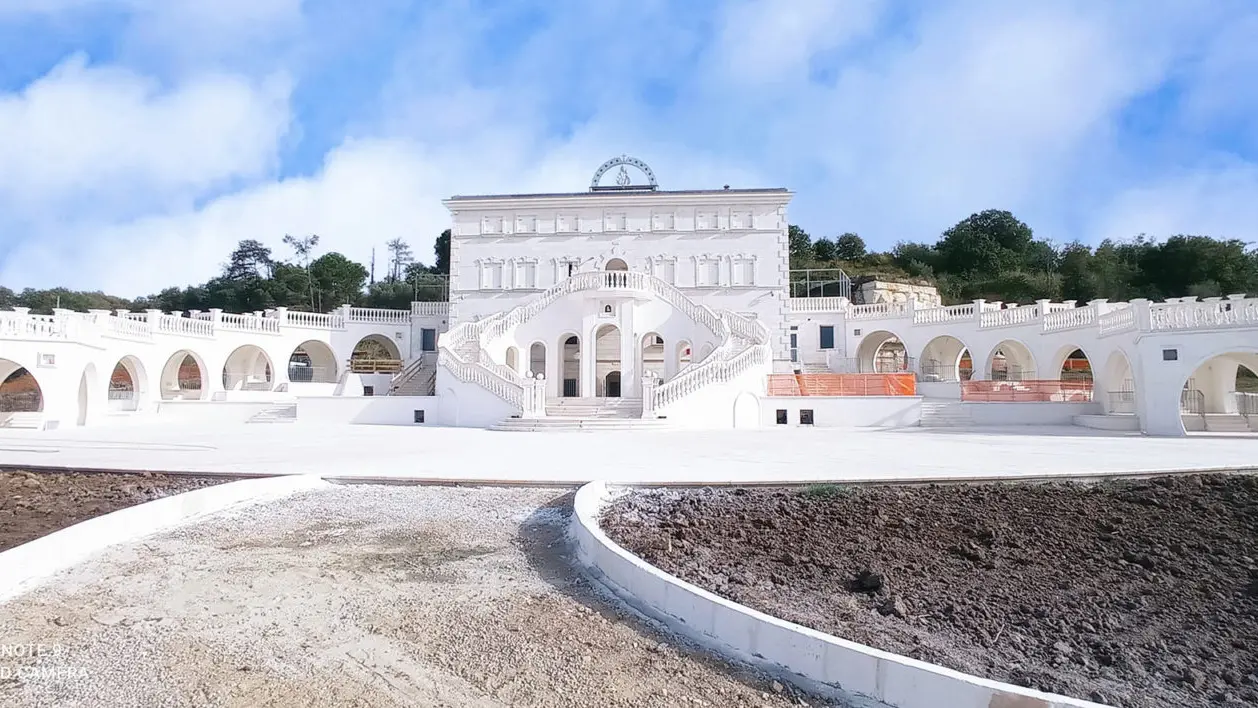 <p>Drapia, la <span style=\"color:hsl(0, 75%, 60%);\">Cittadella di Padre Pio</span> apre le porte: il 28 maggio la consegna simbolica delle chiavi</p>