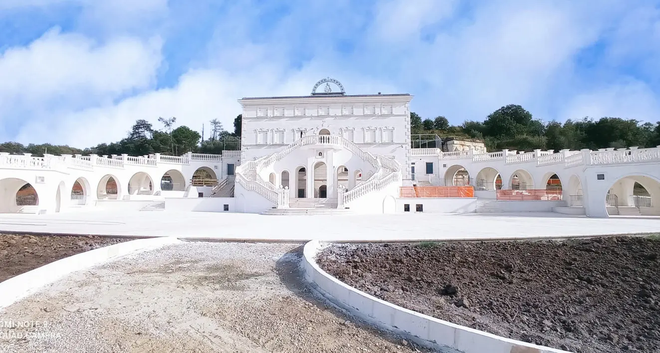 <p>Drapia, la <span style=\"color:hsl(0, 75%, 60%);\">Cittadella di Padre Pio</span> apre le porte: il 28 maggio la consegna simbolica delle chiavi</p>