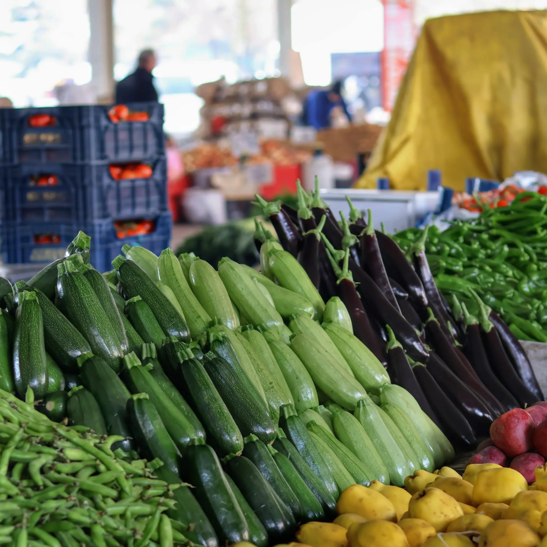 Caro-prezzi, stangata sulla spesa: verdure fino al +21%.\u00A0Rincari anche su carne, uova e acqua minerale\n