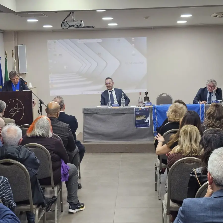 Rende, superstizione sotto esame: al Rotary un viaggio tra cultura, tradizione e libertà di pensiero\n