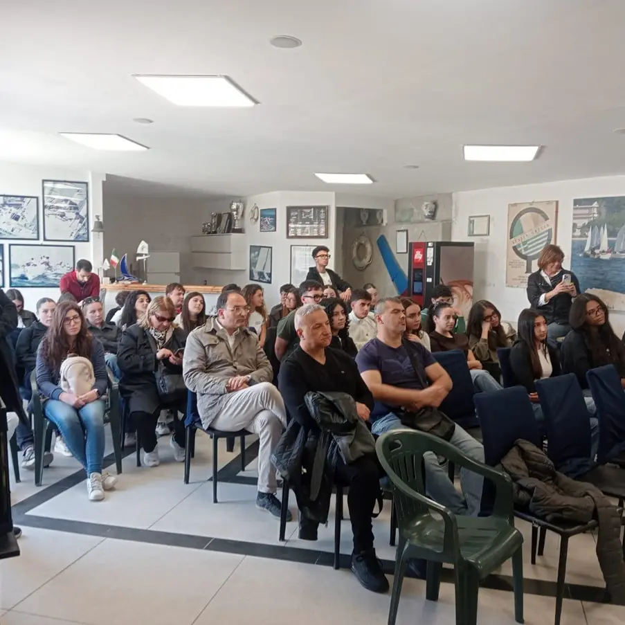 Al Circolo Velico di Reggio, il convegno ambientale Ami su “Sfide: urbanistica, oceani e dinamiche geopolitiche”\n