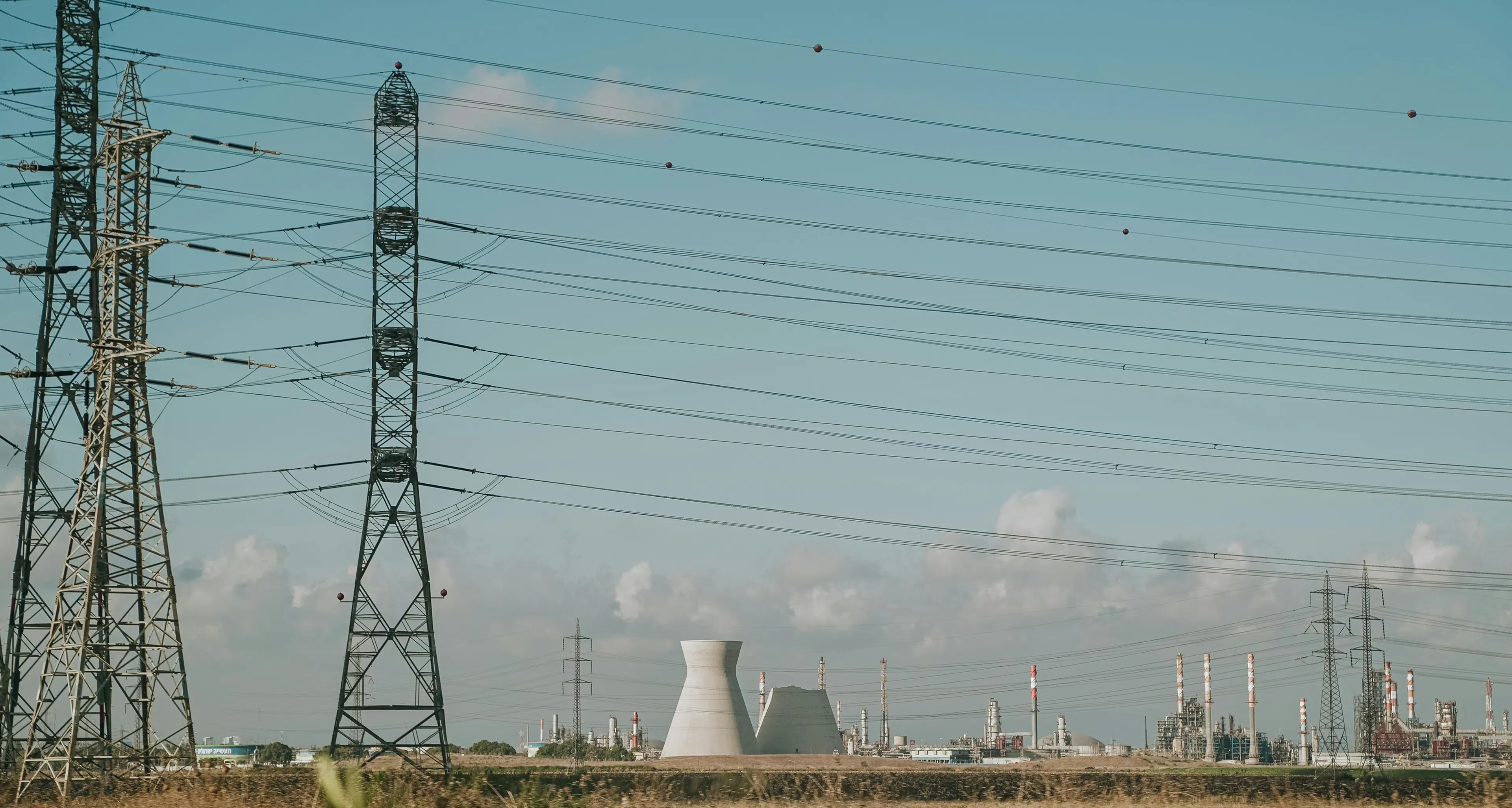 Crisi energetica, Italia vulnerabile: pesa l’alta dipendenza da gas e petrolio importati\n