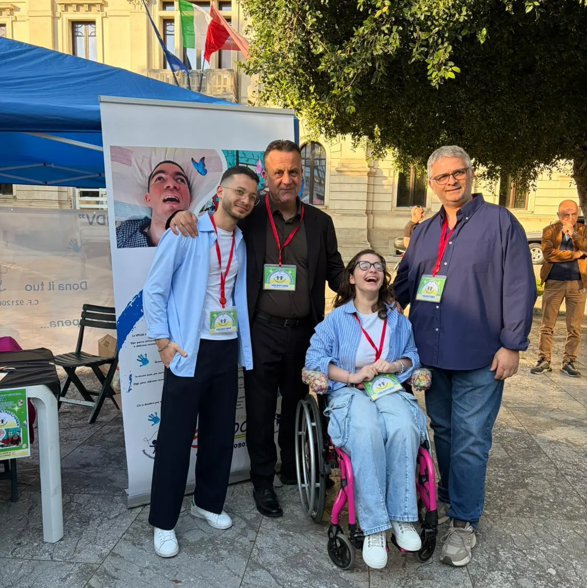 Scirubetta in Piazza Italia,\u00A0protagonista anche l’impegno dell’associazione “Il Sorriso di Natale Chiara” tra emozione e raccolta fondi\n