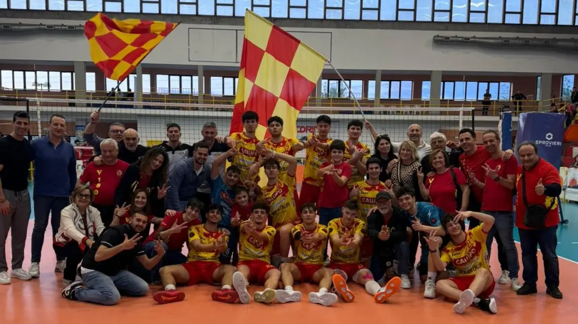 Volley maschile, la Tonno Callipo Vibo vince a Corigliano e diventa capolista: ora lo scontro diretto\u00A0con\u00A0Aquila Bronte\n