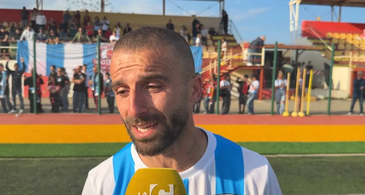 Dalla Prima Categoria alla Serie D, Petrone (cuore di Praia)\u00A0e la dedica che commuove:\u00A0«Per mio padre»\n