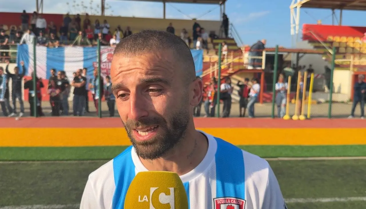 Dalla Prima Categoria alla Serie D, Petrone (cuore di Praia)\u00A0e la dedica che commuove:\u00A0«Per mio padre»\n