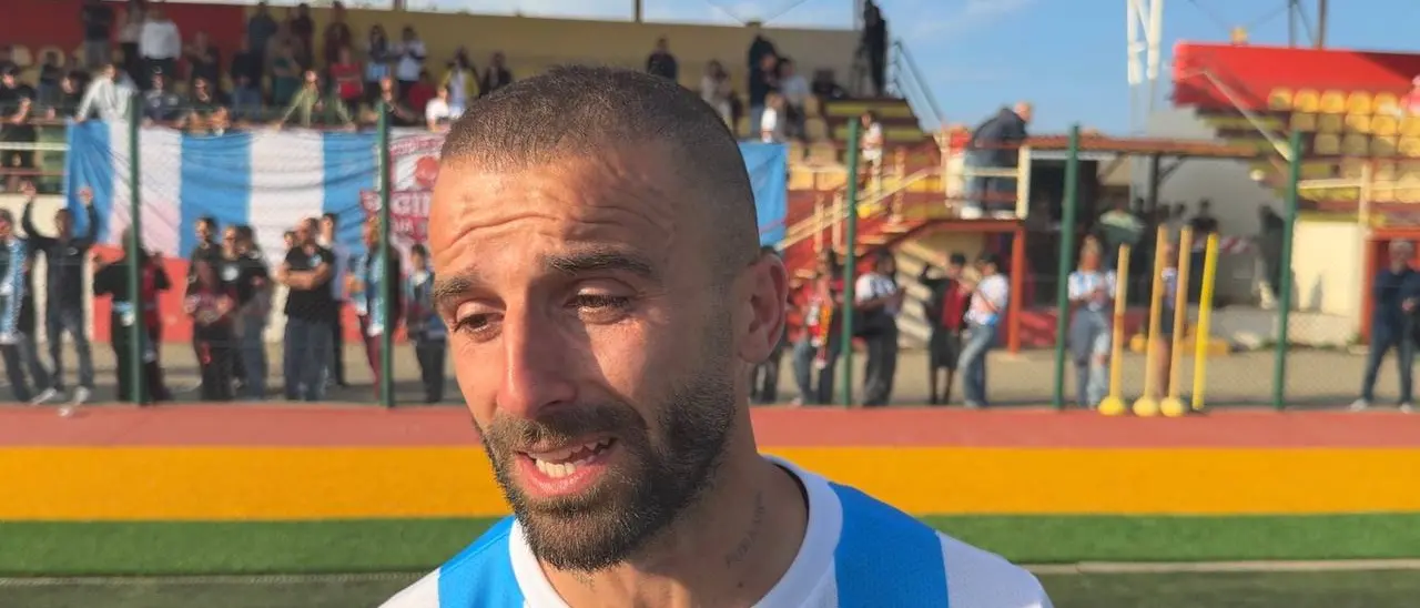 Dalla Prima Categoria alla Serie D, Petrone (cuore di Praia)\u00A0e la dedica che commuove:\u00A0«Per mio padre»\n