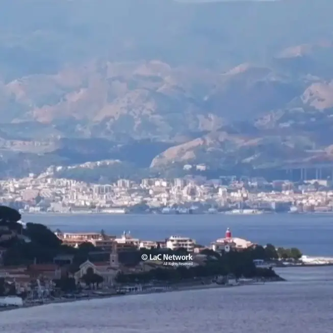 Le marinerie di Calabria e Sicilia contro il caro carburanti: si va verso il blocco dello Stretto di Messina\n