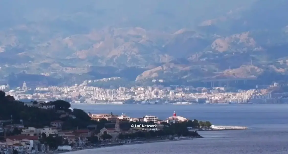 Le marinerie di Calabria e Sicilia contro il caro carburanti: si va verso il blocco dello Stretto di Messina\n