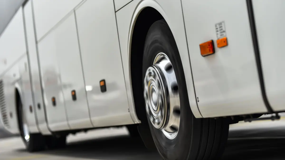 Biglietti bus più cari tra Cosenza, Rende e Unical: Rifondazione attacca «Mobilità a rischio»\n