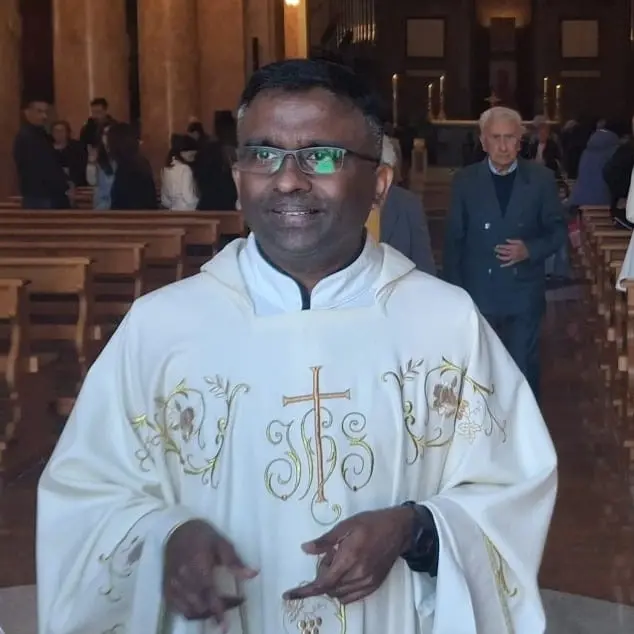 Mileto in festa per i 17anni di sacerdozio di don Jesu Karunanidhi: «Grato a monsignor Nostro per avermi accolto come un figlio»\n