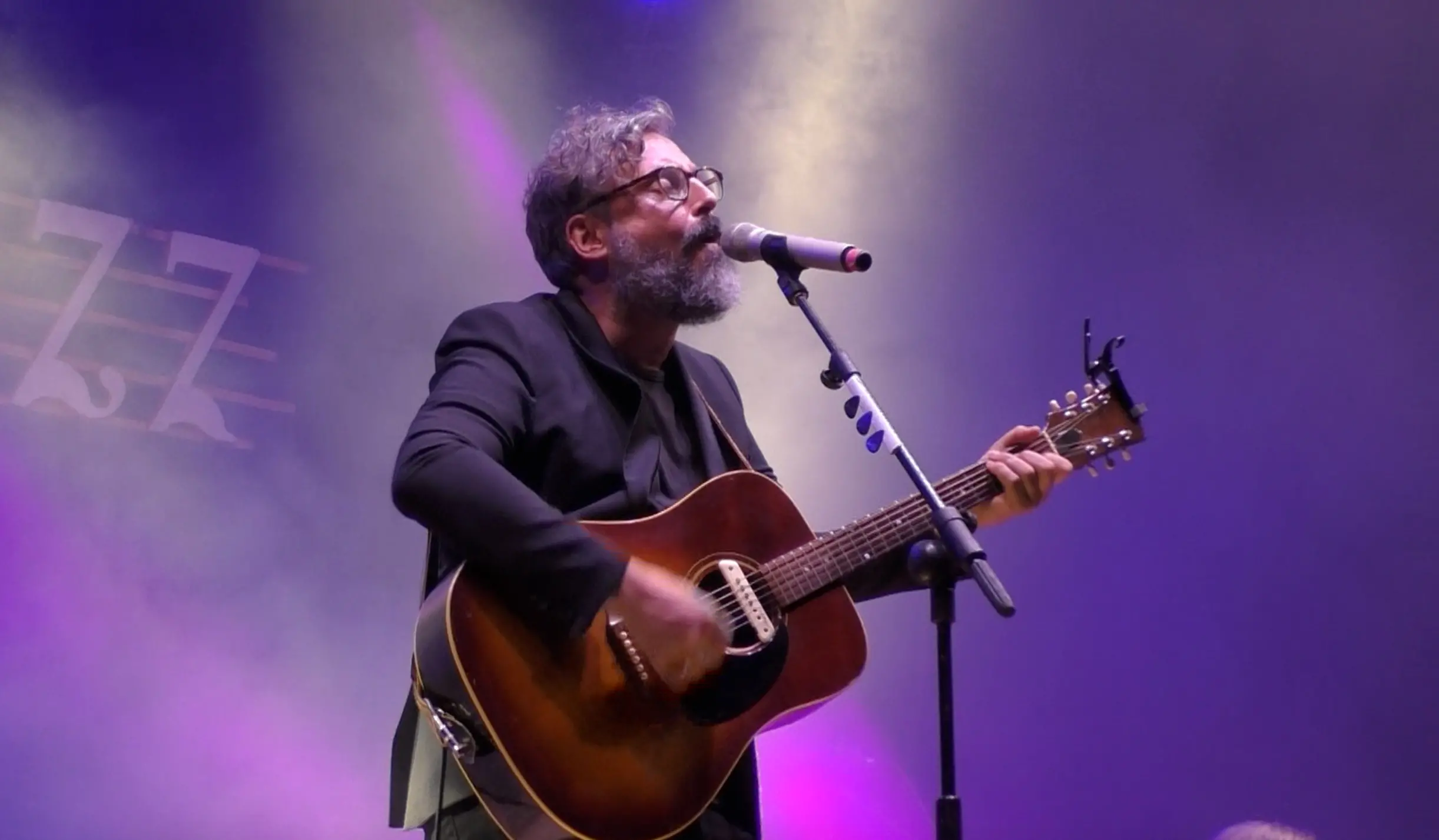 Brunori Sas sceglie il Primo Maggio alternativo: sarà sul palco di Taranto con Subsonica e Gemitaiz\n