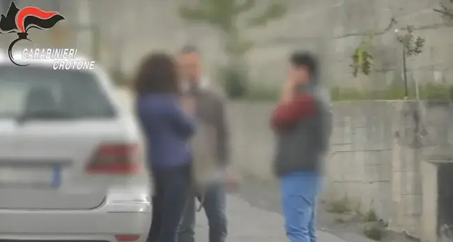 Crotone, corruzione e favori a scuola: preside e genero patteggiano\n