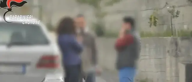 Crotone, corruzione e favori a scuola: preside e genero patteggiano\n