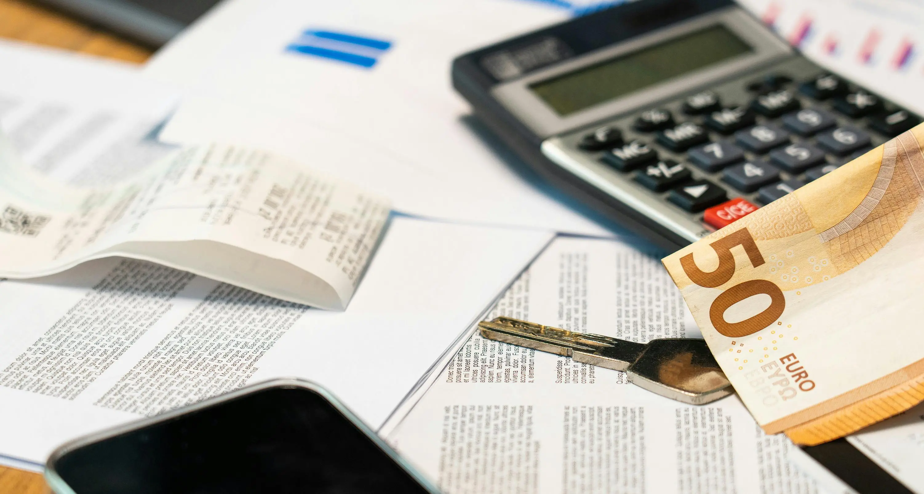 Auto venduta con falso bonifico da 26mila euro: truffa a Parma, pagamento sparito\n