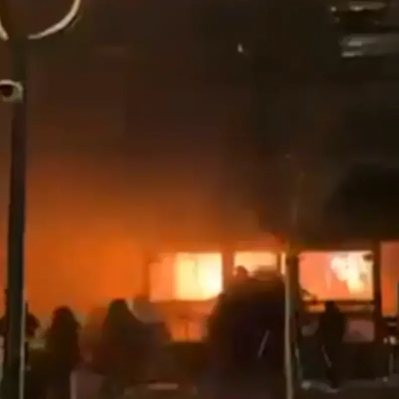 Ragazzi feriti nell’incendio a Le Costellation, arrivano le fatture dall’ospedale svizzero\n