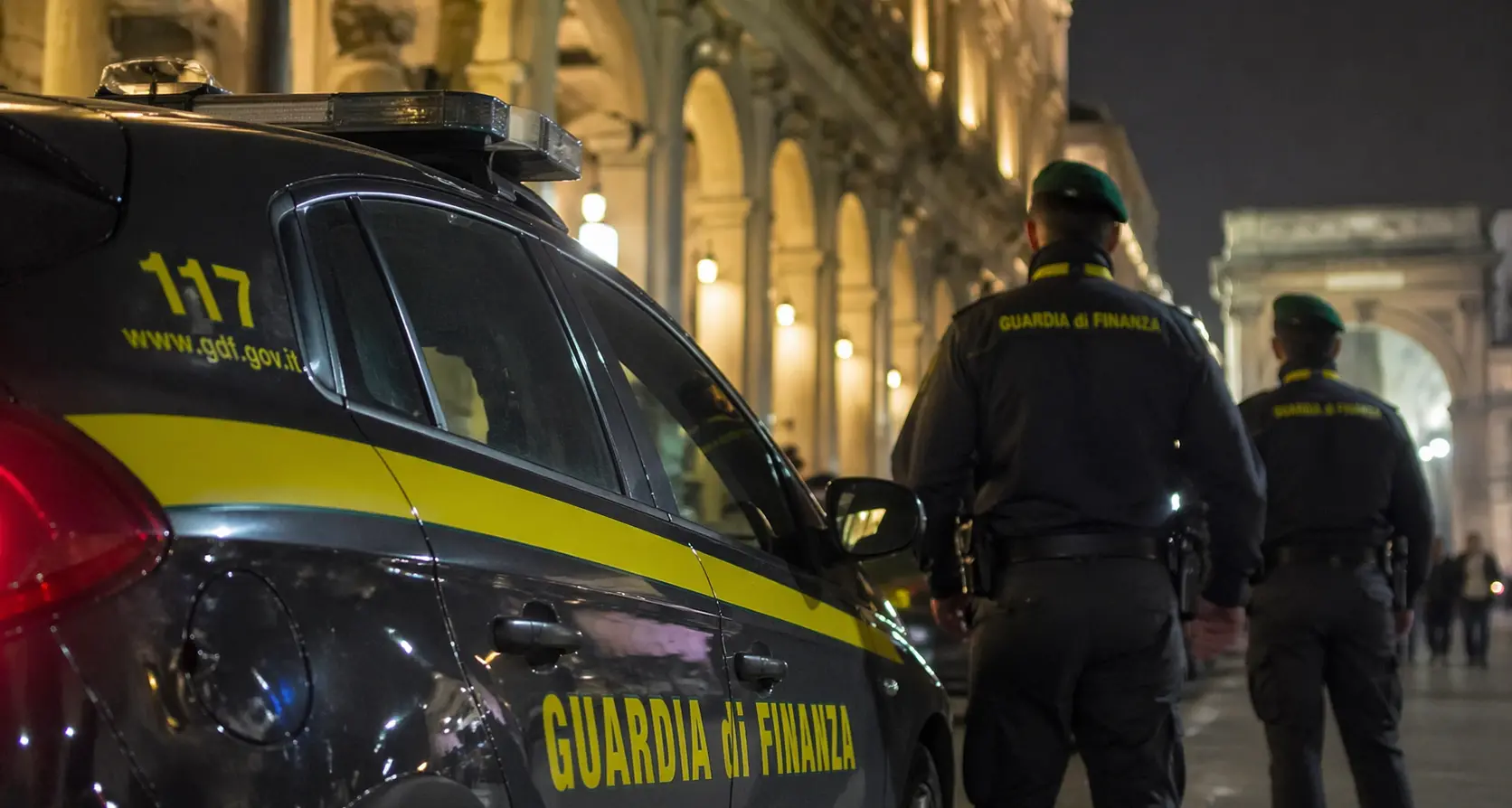 Escort e vip del calcio di Serie A nella movida milanese: arresti e sequestri per oltre un milione\n