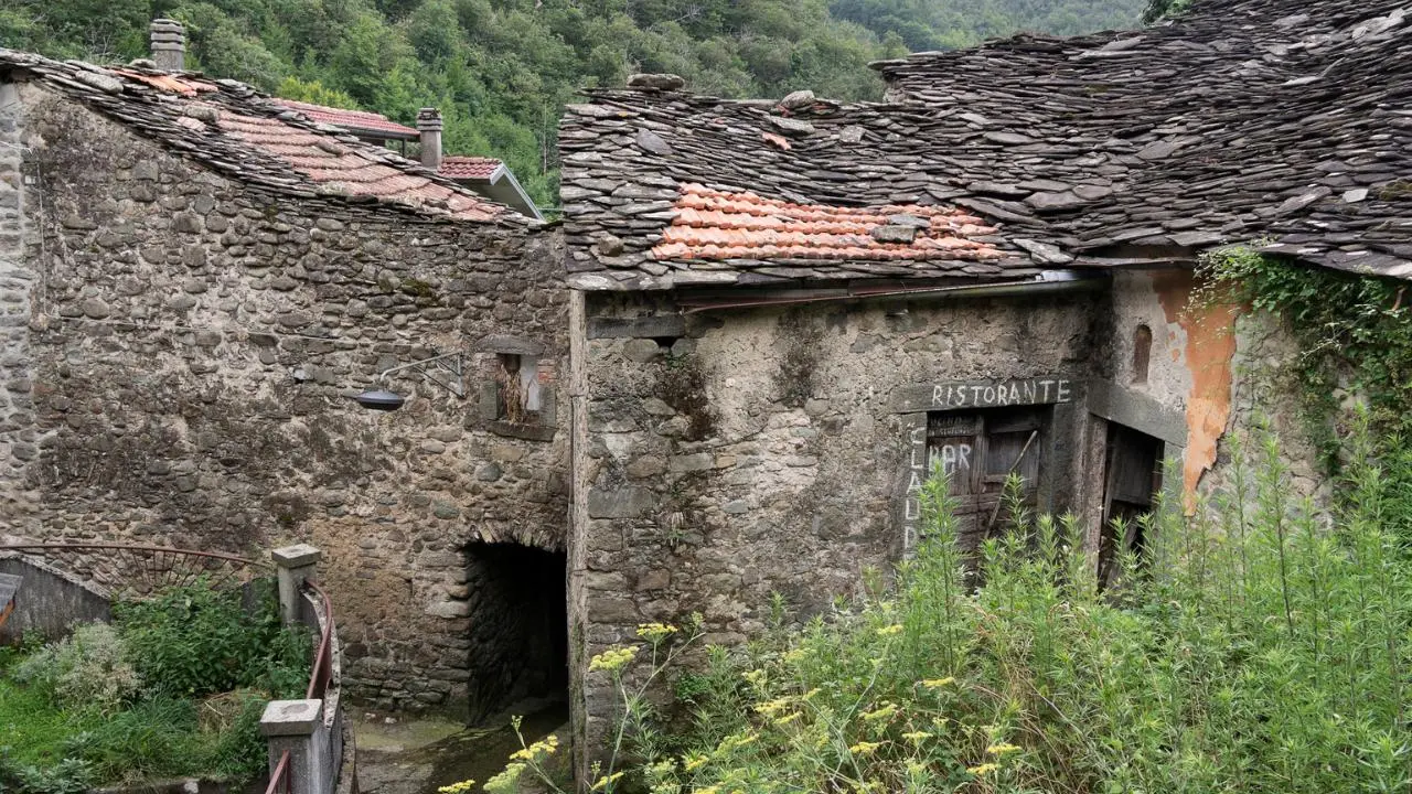 Spopolamento, la lenta agonia del Vibonese: in 33 anni persi 30mila residenti, record a Polia (-78%)\n