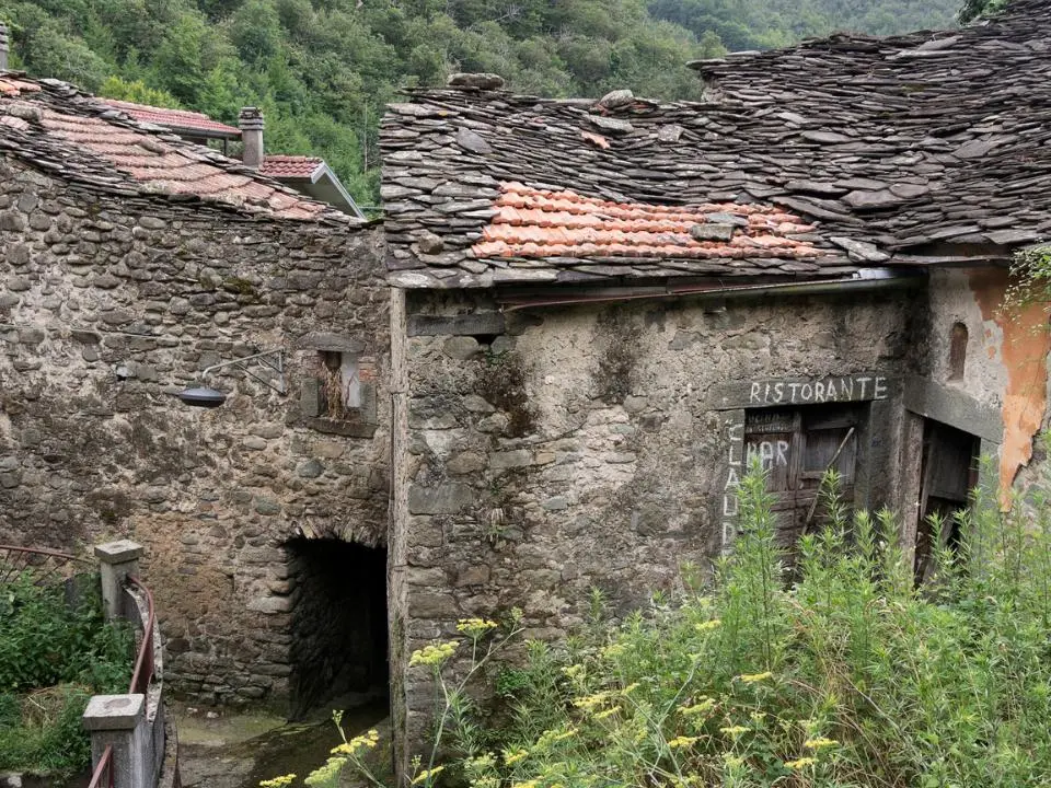 Spopolamento, la lenta agonia del Vibonese: in 33 anni persi 30mila residenti, record a Polia (-78%)