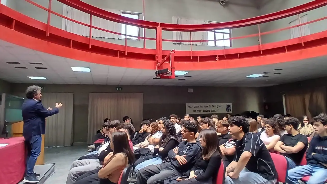 Desf\u00A0Academy: presentato il programma nelle scuole della Locride\n