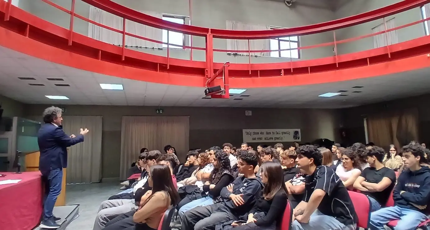 Desf\u00A0Academy: presentato il programma nelle scuole della Locride\n