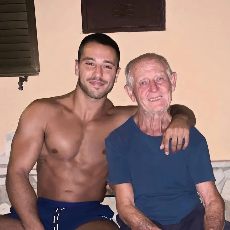 «Sei la stella più luminosa che il cielo possa custodire» l'addio del ballerino calabrese Giuseppe Giofré al\u00A0nonno\n