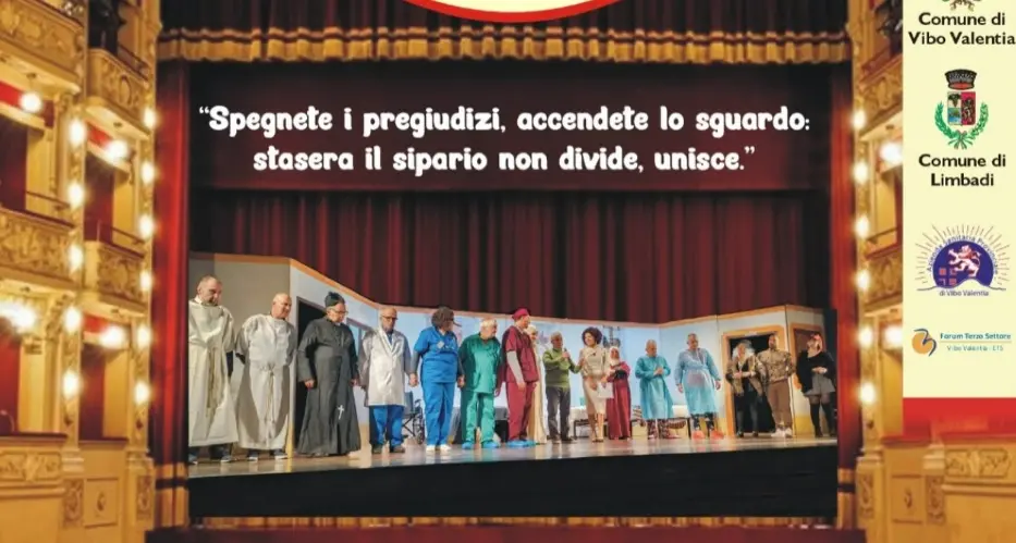 Successo a Vibo per lo spettacolo con Raul Bova. Nel prossimo appuntamento la commedia Occhjiu non vidi, cori non doli\n