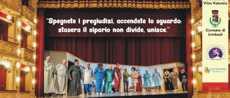 Successo a Vibo per lo spettacolo con Raul Bova. Nel prossimo appuntamento la commedia Occhjiu non vidi, cori non doli\n
