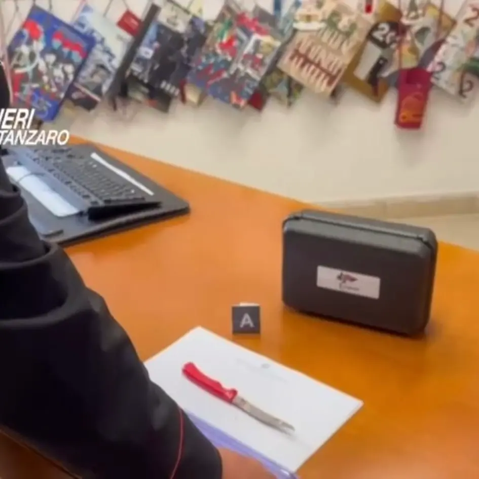 San Pietro a Maida, 26enne arrestato per tentato omicidio: avrebbe accoltellato il coinquilino dopo una lite\n