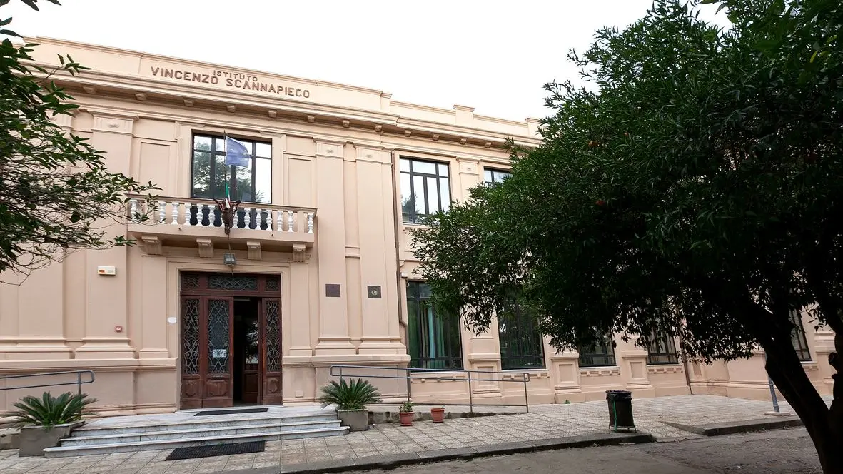 Locri, liceo classico ancora chiuso dopo l’allagamento: giovedì sopralluogo\n