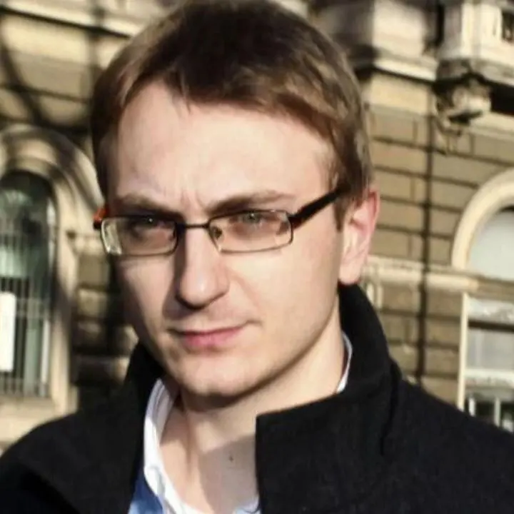 Garlasco, il mistero dei tappetini dell’auto di Stasi: mai analizzati? Il dettaglio che cambia tutto\n