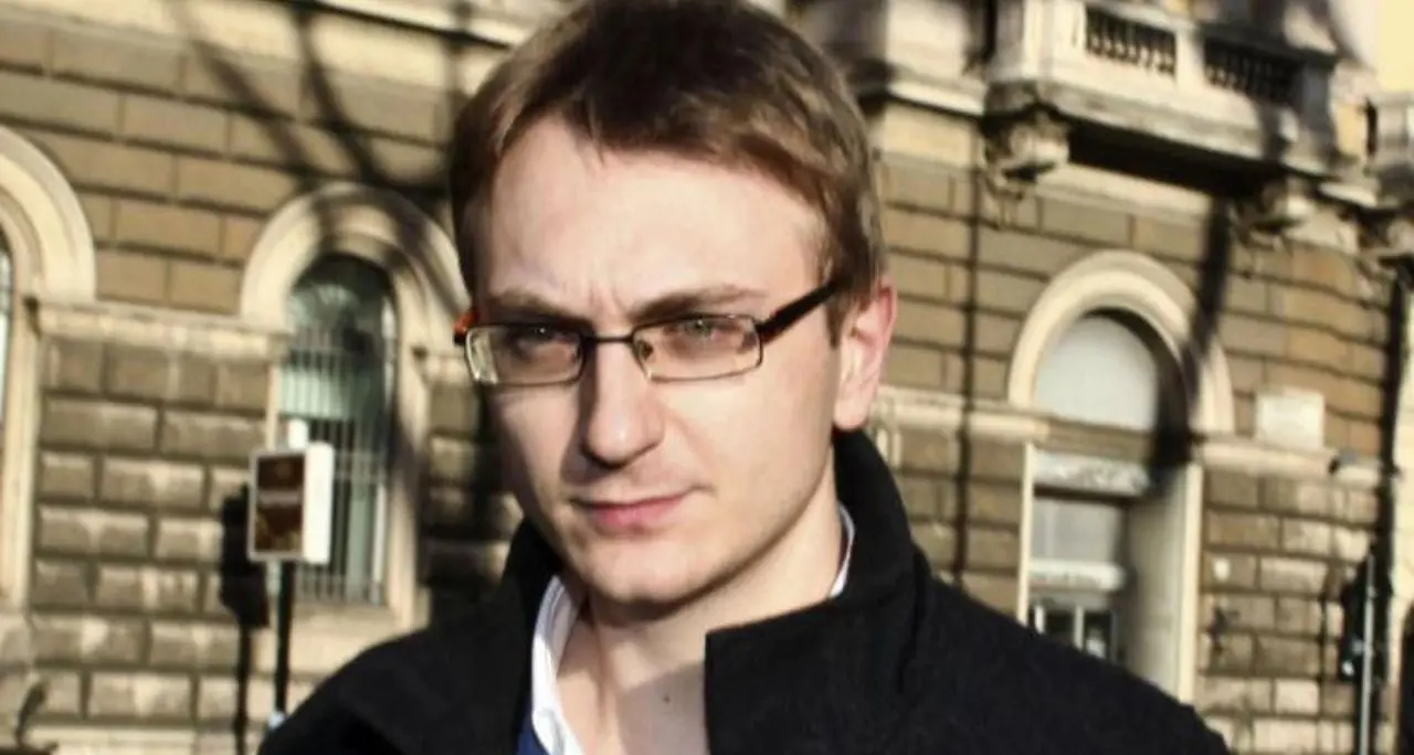 Garlasco, il mistero dei tappetini dell’auto di Stasi: mai analizzati? Il dettaglio che cambia tutto\n