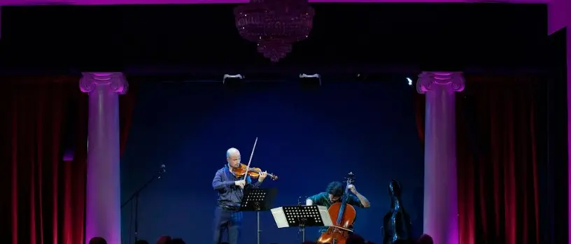 La magia dello Stradivari e il talento del duo Meraviglia-Barraco conquistano il pubblico del Rapsodie Agresti Calabriae a Vibo e Reggio\n