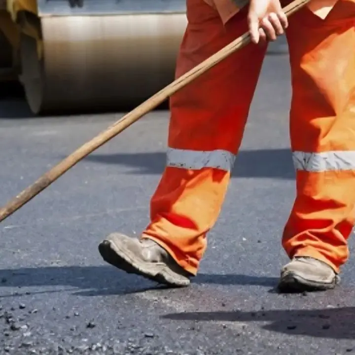 Rende, al via le bitumazioni in cinque strade: divieti di sosta e traffico rallentato il 3 e 4 agosto\n