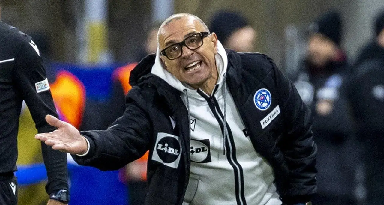 Il calabrese Calzona lascia la Slovacchia ma tratta ancora: addio dopo i playoff, resta aperta l’ipotesi rinnovo\n