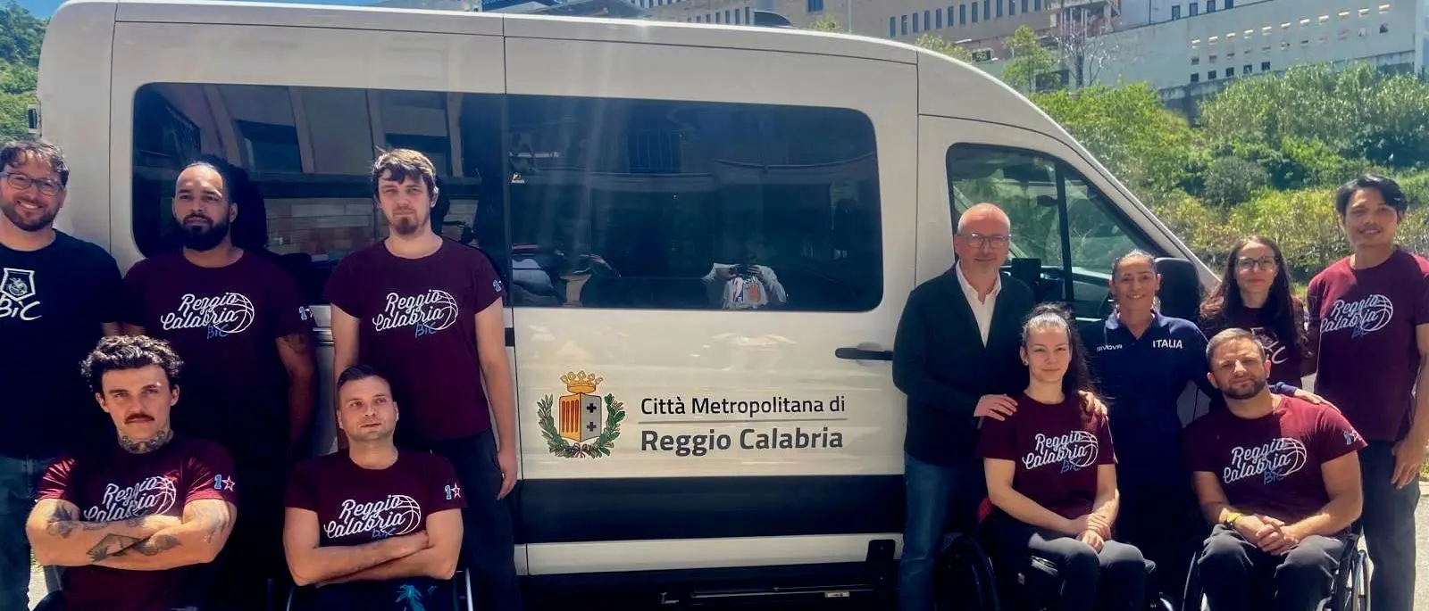Yes I can, Versace consegna pulmino all'associazione Basket in carrozzina\n