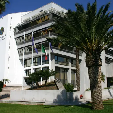 <p>Regione Calabria, i risparmi dei gruppi in borse di studio: la proposta di legge di Forza Italia</p>