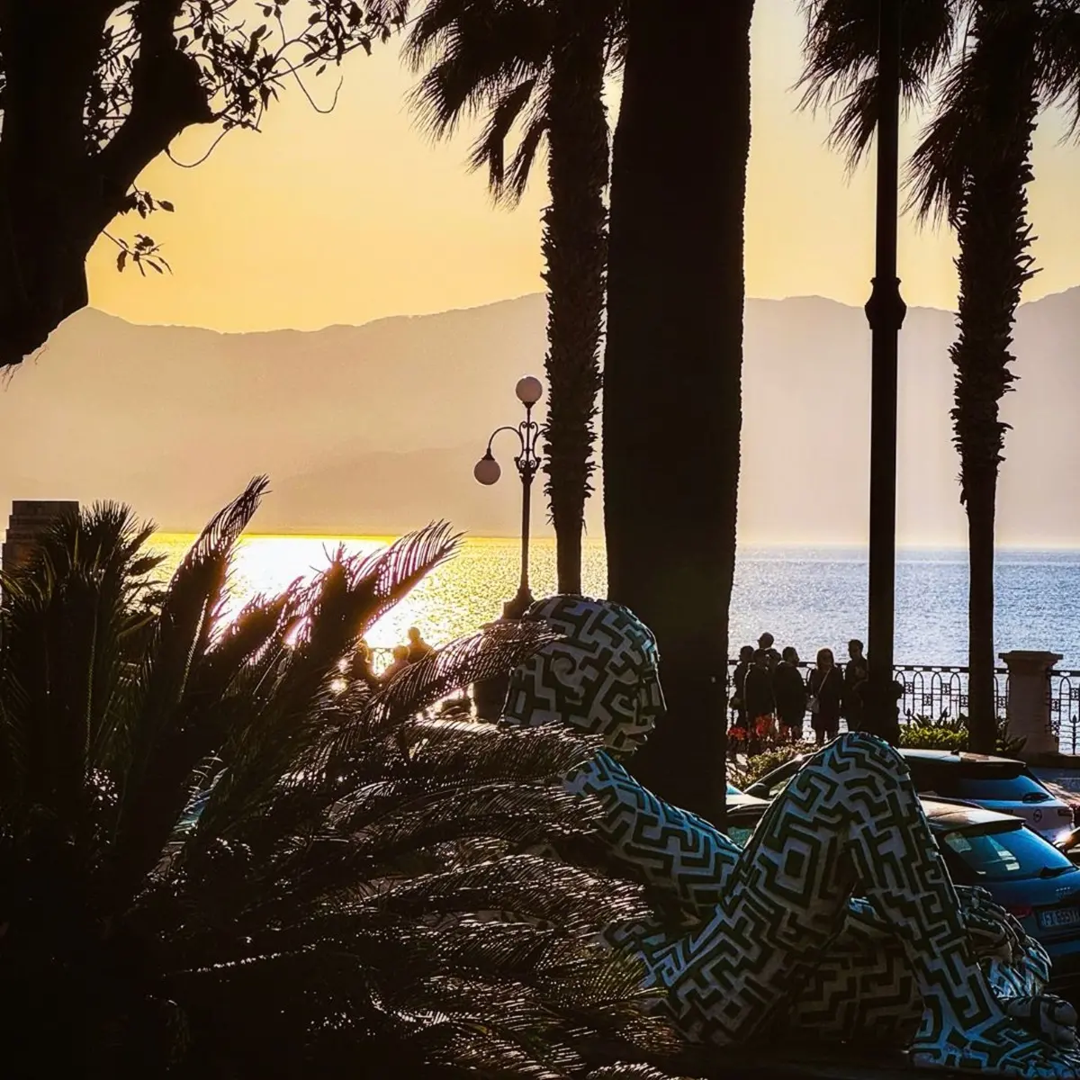 Dove il tramonto si perde nei pensieri\n