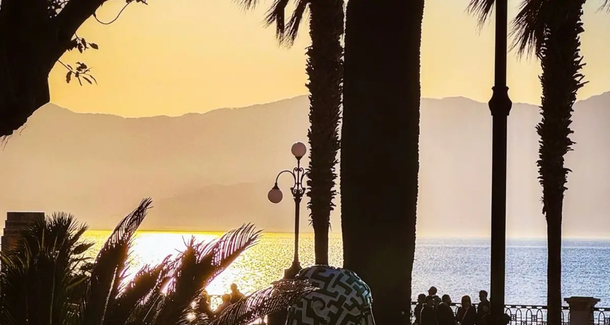 Dove il tramonto si perde nei pensieri\n